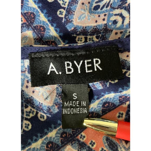 A. Byer women's handkerchief style spaghetti strap flowered top, size small - Picture 2 of 8